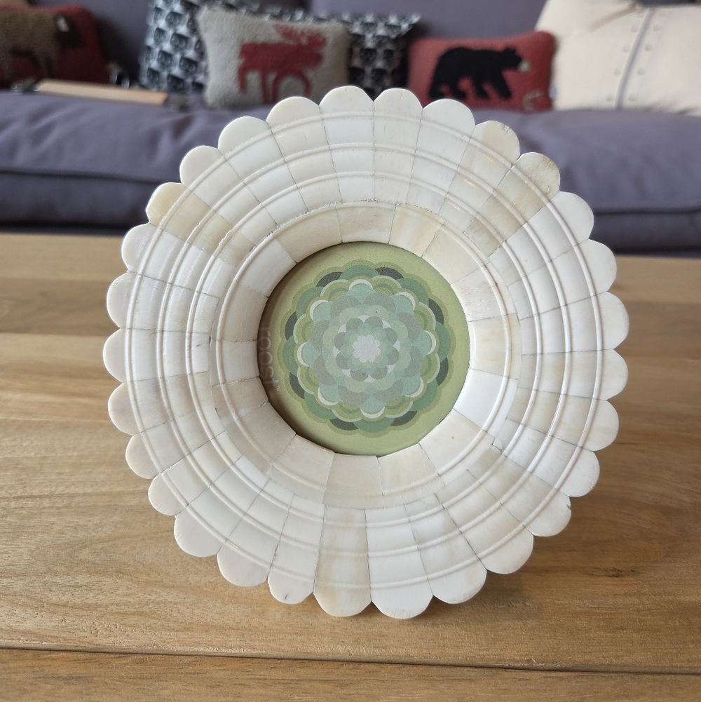Adorable Resin Shell Picture Frame